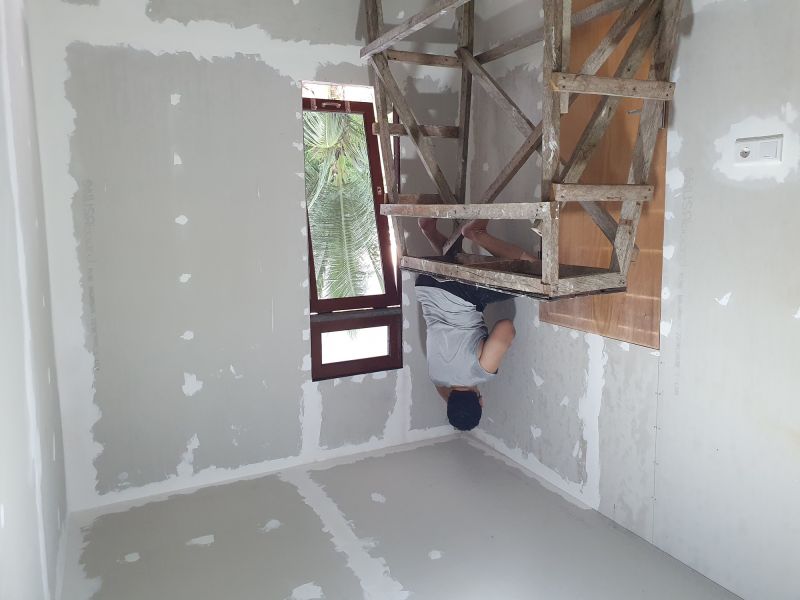 Drywall Repair Services: Fixing Holes And Cracks